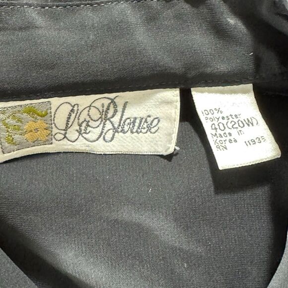 LA BLOUSE Vintage Plus 20W Black Pleated Button Down - Picture 5 of 5